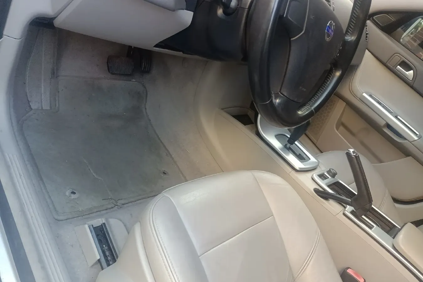 2010 Volvo S40 2.0L 141HP L4 6DCT,autocango,china used car exporter,china ev exporter,chinese used car exporter,chinese used ev exporter