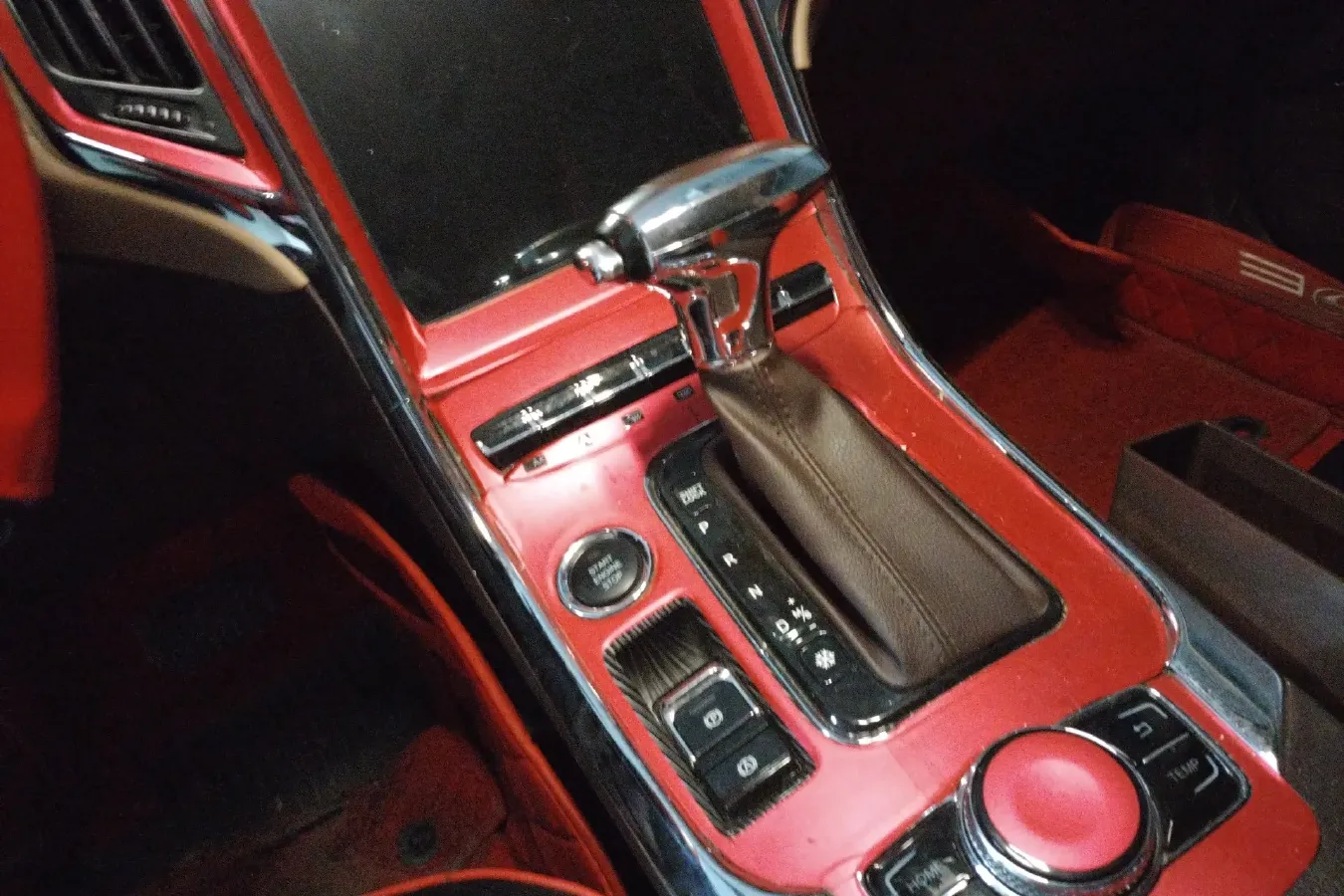 2018 Leopaard CS9 1.5T 150HP L4 CVT,autocango,china used car exporter,china ev exporter,chinese used car exporter,chinese used ev exporter