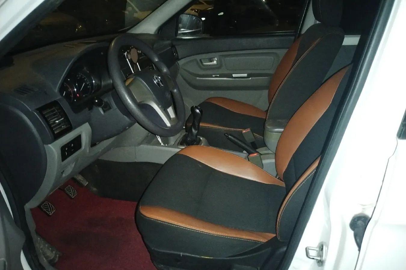 2017 BAIC WeiWang M20 1.5L 116HP L4 5MT,autocango,china used car exporter,china ev exporter,chinese used car exporter,chinese used ev exporter