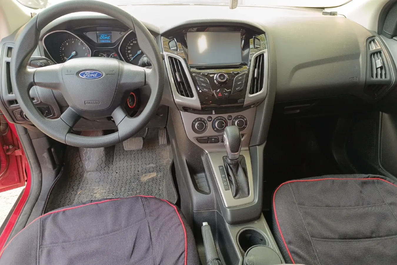 2012 Ford Focus 1.6L 125HP L4 6DCT,autocango,china used car exporter,china ev exporter,chinese used car exporter,chinese used ev exporter