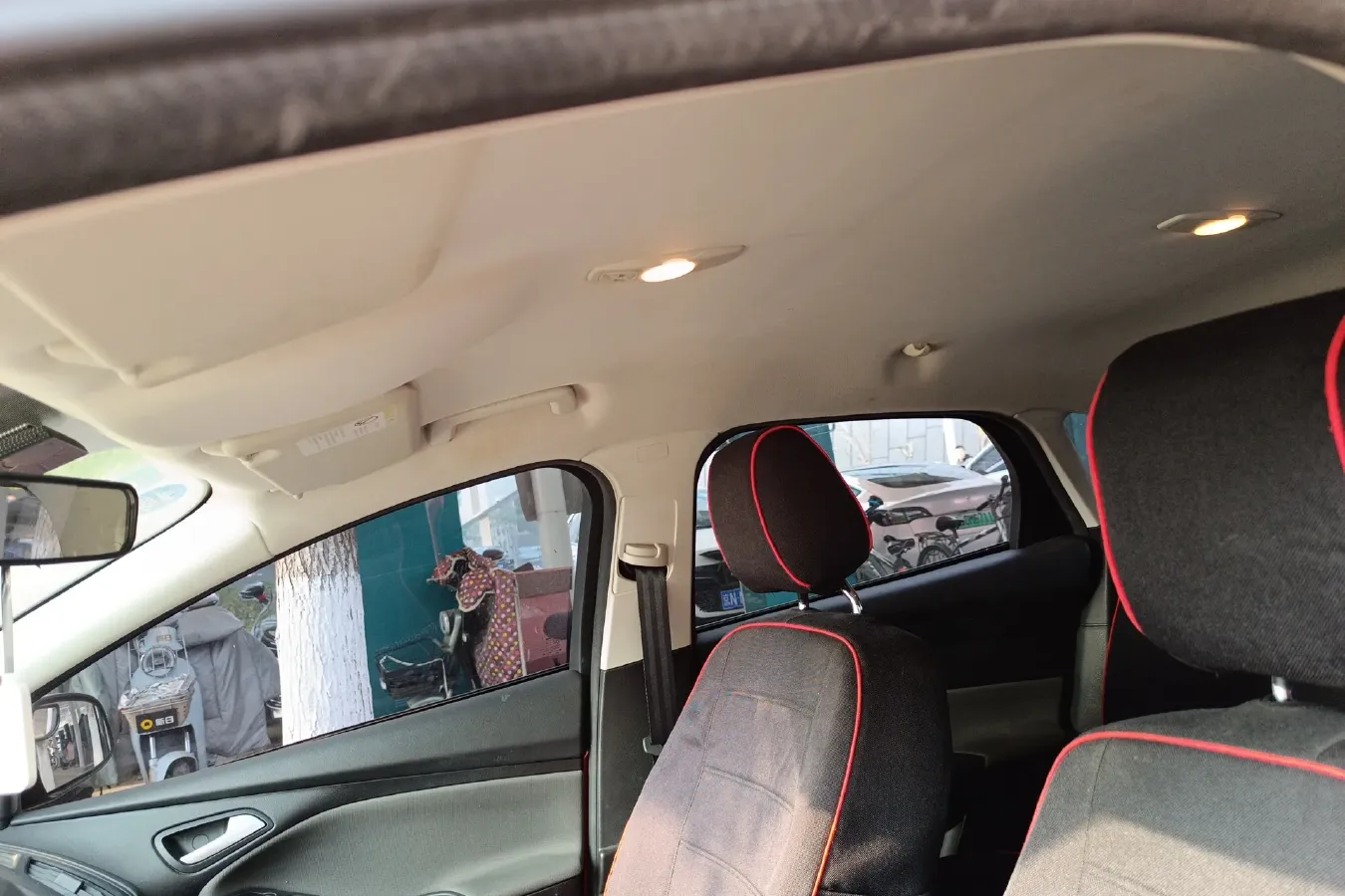 2012 Ford Focus 1.6L 125HP L4 6DCT,autocango,china used car exporter,china ev exporter,chinese used car exporter,chinese used ev exporter