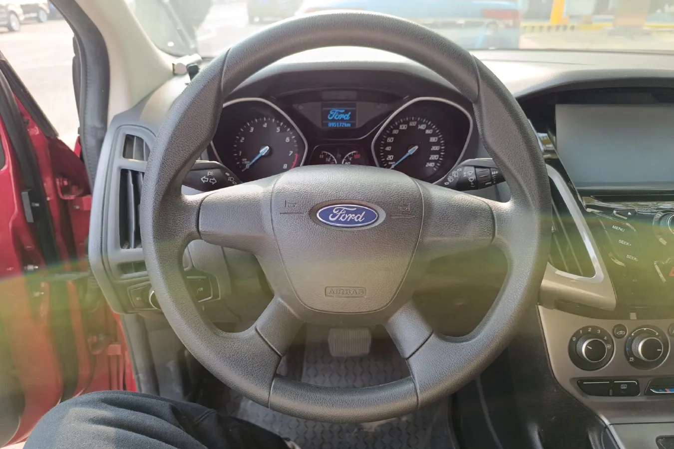 2012 Ford Focus 1.6L 125HP L4 6DCT,autocango,china used car exporter,china ev exporter,chinese used car exporter,chinese used ev exporter