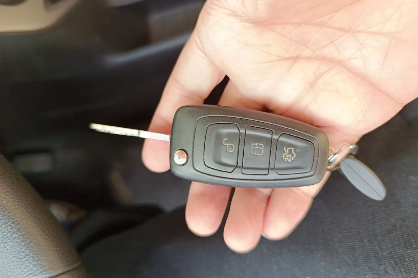 2012 Ford Focus 1.6L 125HP L4 6DCT,autocango,china used car exporter,china ev exporter,chinese used car exporter,chinese used ev exporter