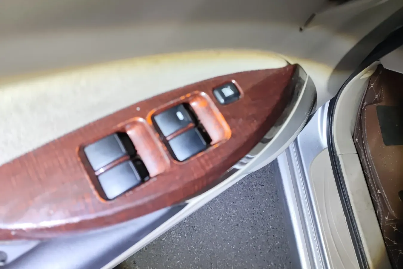 2009 Mitsubishi Grandis 2.4L 165HP L4 4AT,autocango,china used car exporter,china ev exporter,chinese used car exporter,chinese used ev exporter