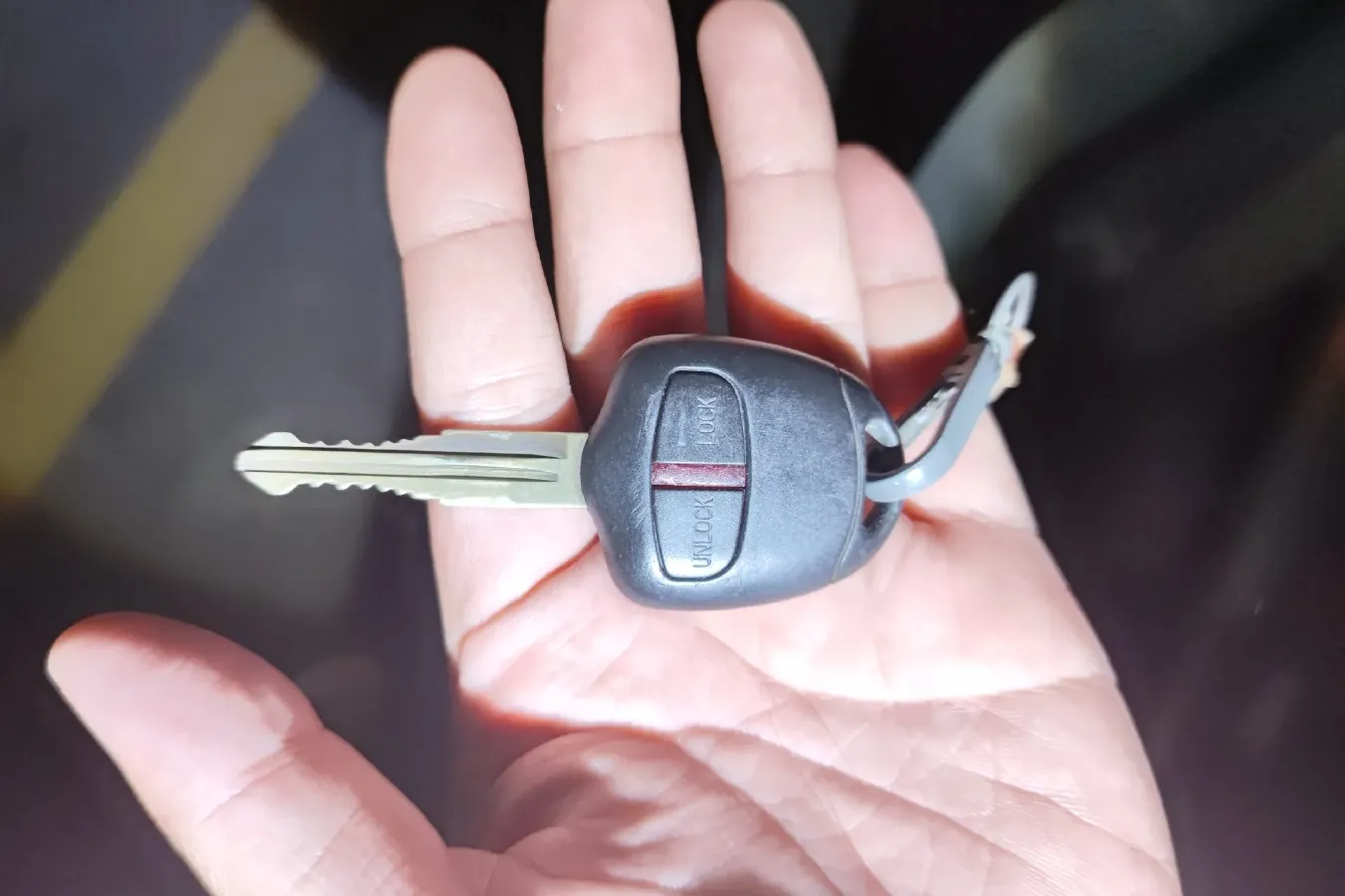 2009 Mitsubishi Grandis 2.4L 165HP L4 4AT,autocango,china used car exporter,china ev exporter,chinese used car exporter,chinese used ev exporter