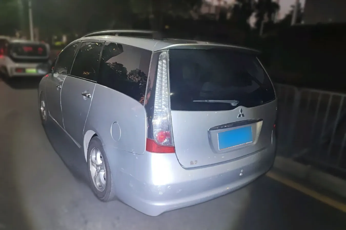 2009 Mitsubishi Grandis 2.4L 165HP L4 4AT,autocango,china used car exporter,china ev exporter,chinese used car exporter,chinese used ev exporter