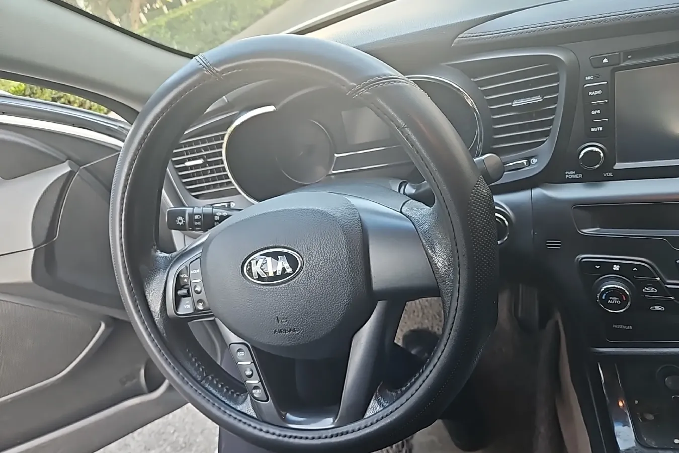 2012 Kia K5 2.0L 162HP L4 6AT,autocango,china used car exporter,china ev exporter,chinese used car exporter,chinese used ev exporter