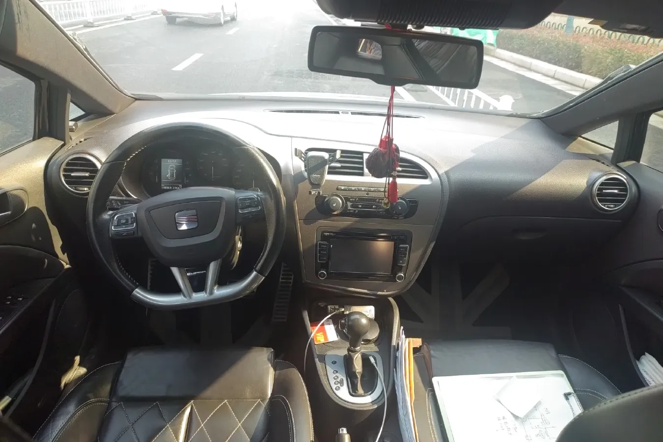 2012 Seat Leon 2.0T 211HP L4 6DCT,autocango,china used car exporter,china ev exporter,chinese used car exporter,chinese used ev exporter