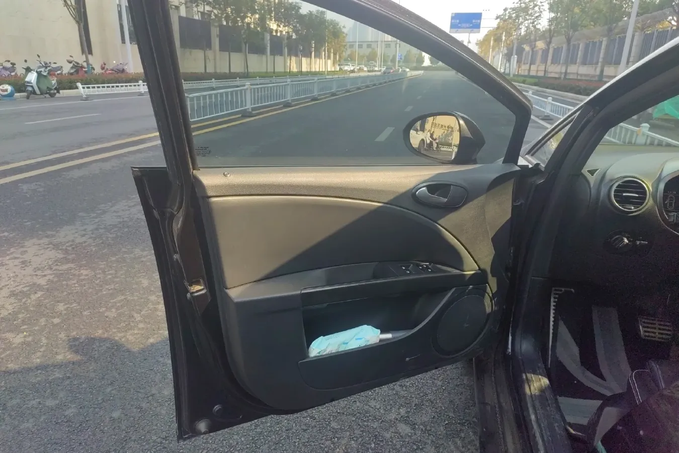 2012 Seat Leon 2.0T 211HP L4 6DCT,autocango,china used car exporter,china ev exporter,chinese used car exporter,chinese used ev exporter