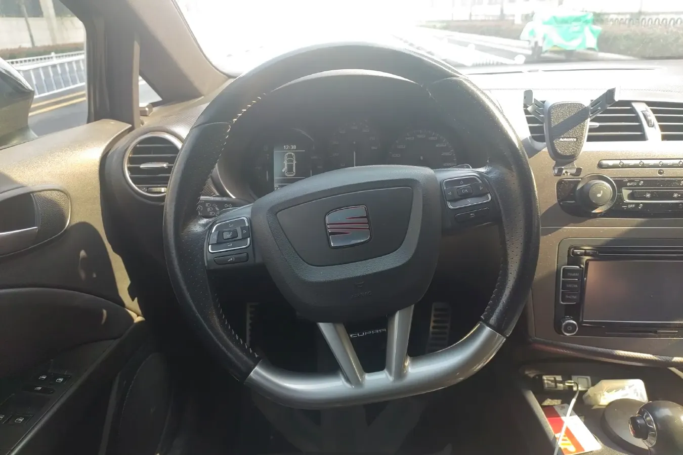 2012 Seat Leon 2.0T 211HP L4 6DCT,autocango,china used car exporter,china ev exporter,chinese used car exporter,chinese used ev exporter