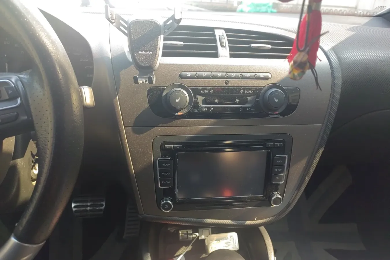 2012 Seat Leon 2.0T 211HP L4 6DCT,autocango,china used car exporter,china ev exporter,chinese used car exporter,chinese used ev exporter