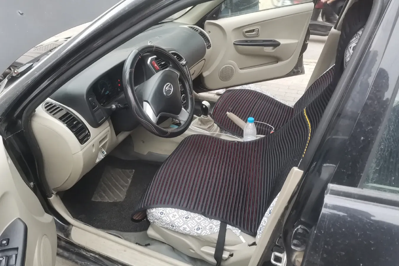 2015 Soueast V3 1.5L 120HP L4 5MT,autocango,china used car exporter,china ev exporter,chinese used car exporter,chinese used ev exporter