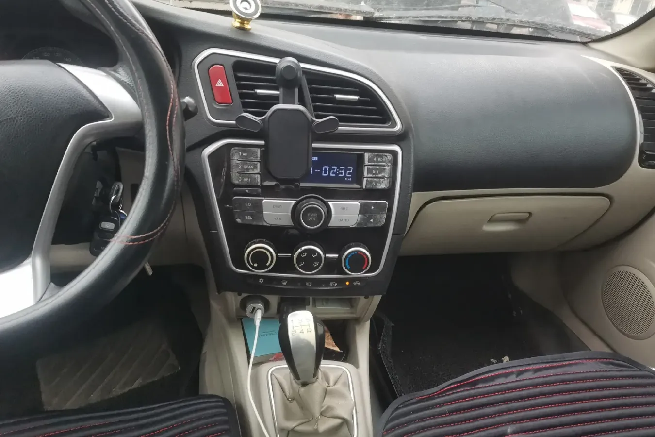 2015 Soueast V3 1.5L 120HP L4 5MT,autocango,china used car exporter,china ev exporter,chinese used car exporter,chinese used ev exporter