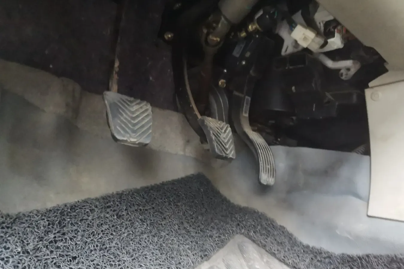 2015 Soueast V3 1.5L 120HP L4 5MT,autocango,china used car exporter,china ev exporter,chinese used car exporter,chinese used ev exporter