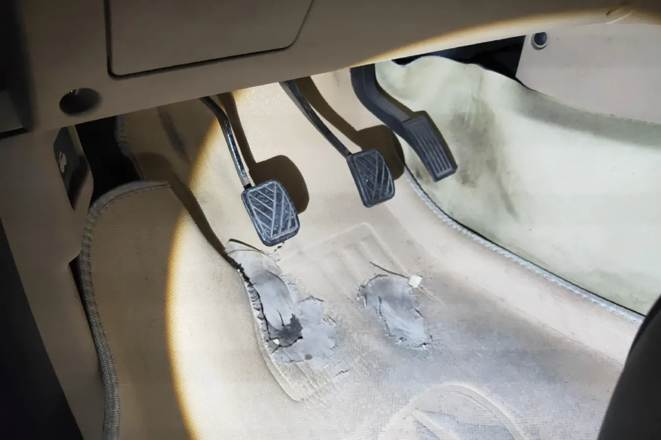 2014 BAIC WeiWang M20 1.5L 116HP L4 5MT,autocango,china used car exporter,china ev exporter,chinese used car exporter,chinese used ev exporter