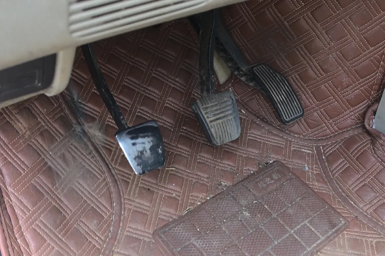 2013 JinBei Grace 2.0L 106HP L4,autocango,china used car exporter,china ev exporter,chinese used car exporter,chinese used ev exporter