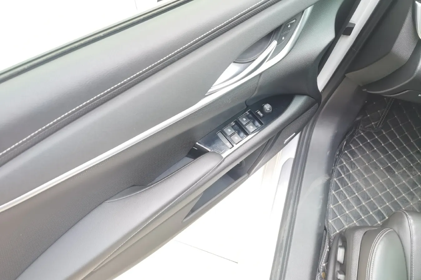 2018 Cadillac XTS 2.0T 269HP L4 6AT,autocango,china used car exporter,china ev exporter,chinese used car exporter,chinese used ev exporter