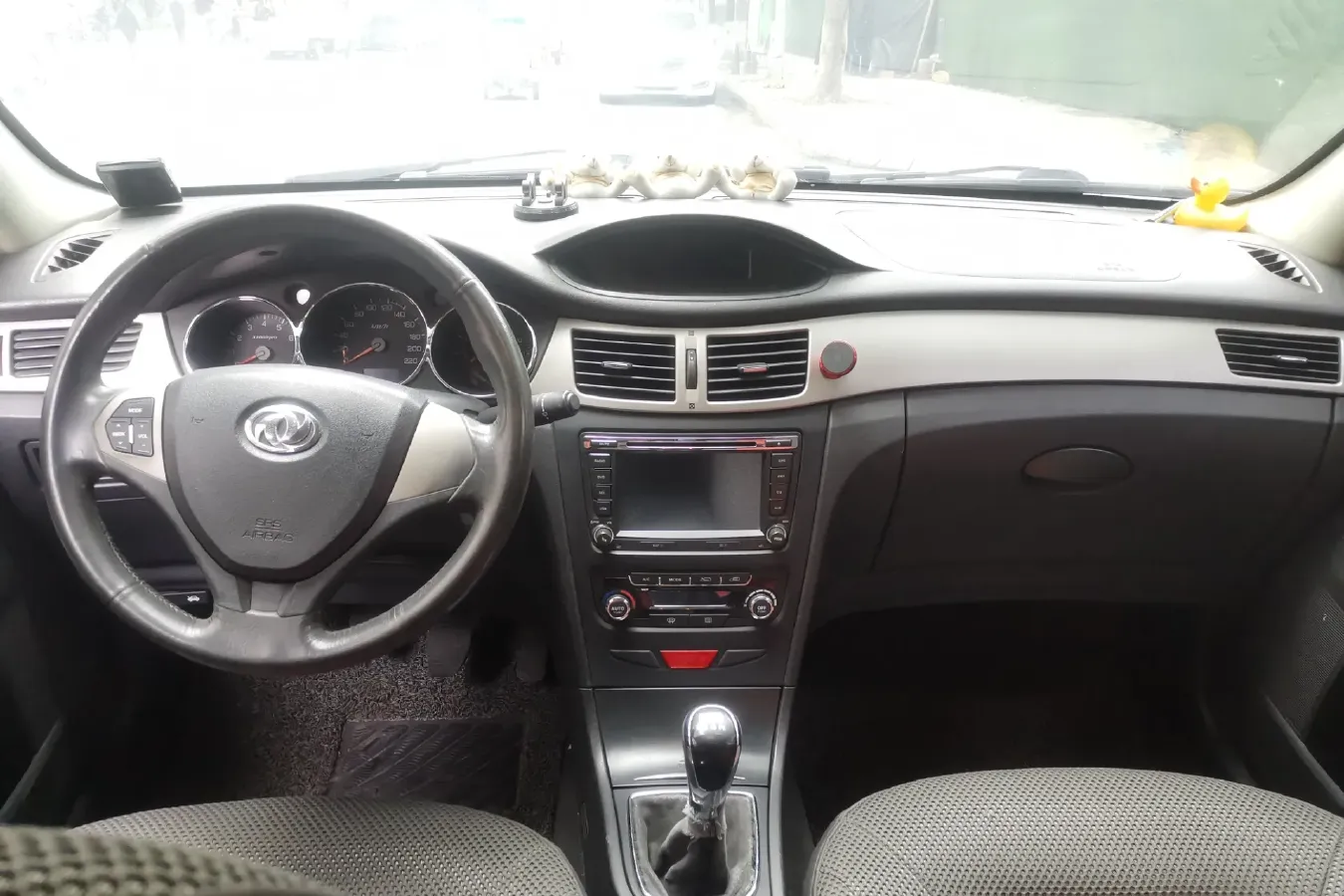 2011 DongFeng Aeolus H30 1.6L 106HP L4 5MT,autocango,china used car exporter,china ev exporter,chinese used car exporter,chinese used ev exporter