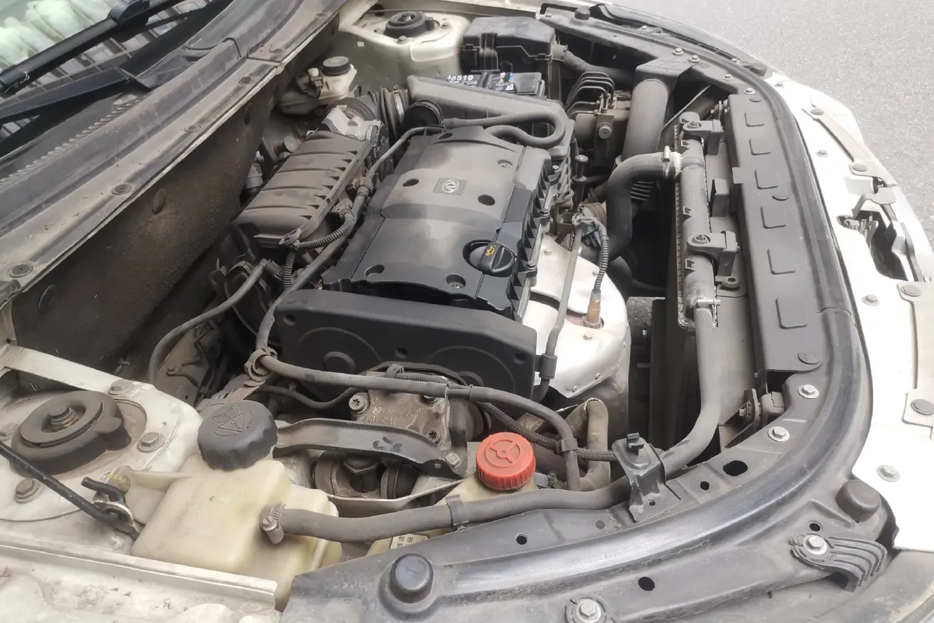 2011 DongFeng Aeolus H30 1.6L 106HP L4 5MT,autocango,china used car exporter,china ev exporter,chinese used car exporter,chinese used ev exporter