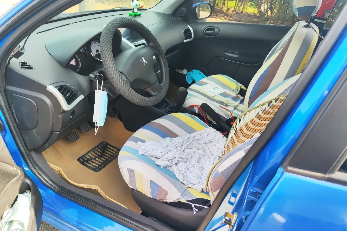 2011 Peugeot 207 1.4L 76HP L4 5MT,autocango,china used car exporter,china ev exporter,chinese used car exporter,chinese used ev exporter