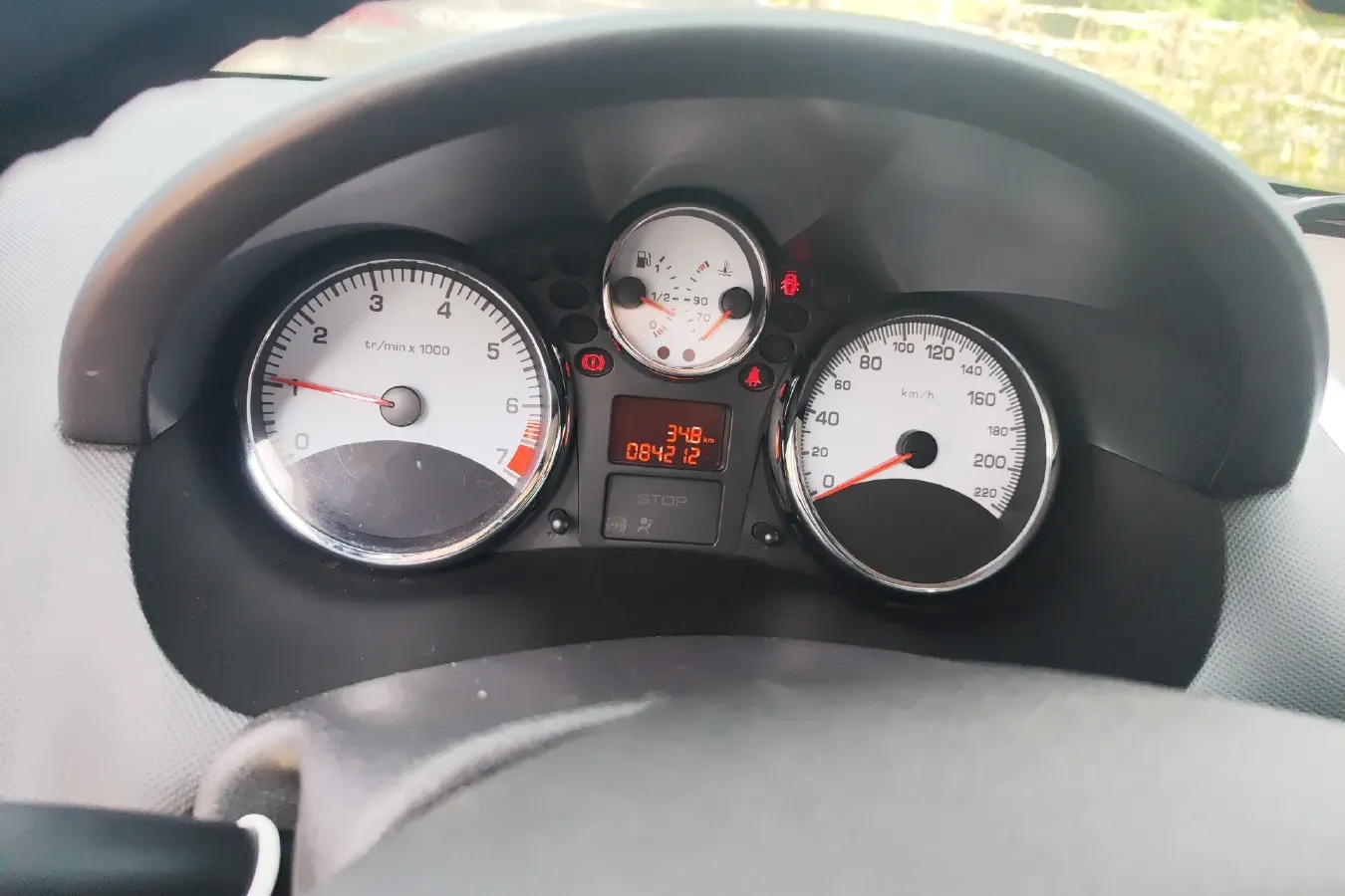 2011 Peugeot 207 1.4L 76HP L4 5MT,autocango,china used car exporter,china ev exporter,chinese used car exporter,chinese used ev exporter