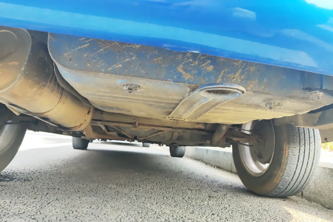 2011 Peugeot 207 1.4L 76HP L4 5MT,autocango,china used car exporter,china ev exporter,chinese used car exporter,chinese used ev exporter