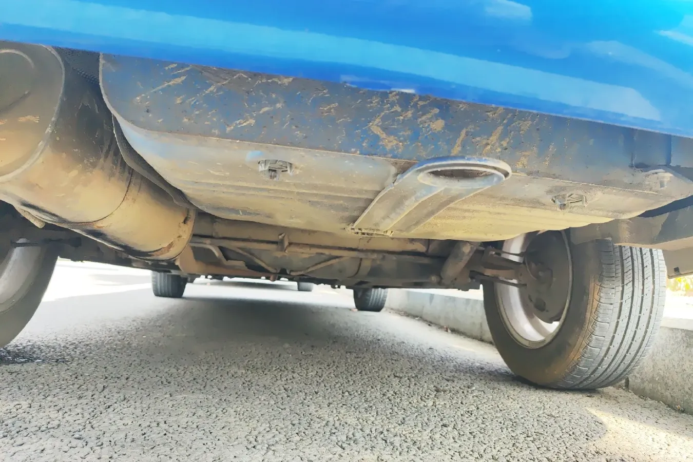 2011 Peugeot 207 1.4L 76HP L4 5MT,autocango,china used car exporter,china ev exporter,chinese used car exporter,chinese used ev exporter