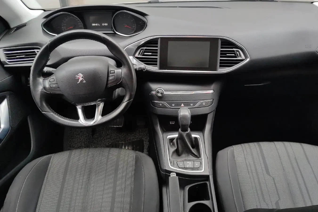 2015 Peugeot 308S 1.2T 136HP L3 6AT,autocango,china used car exporter,china ev exporter,chinese used car exporter,chinese used ev exporter