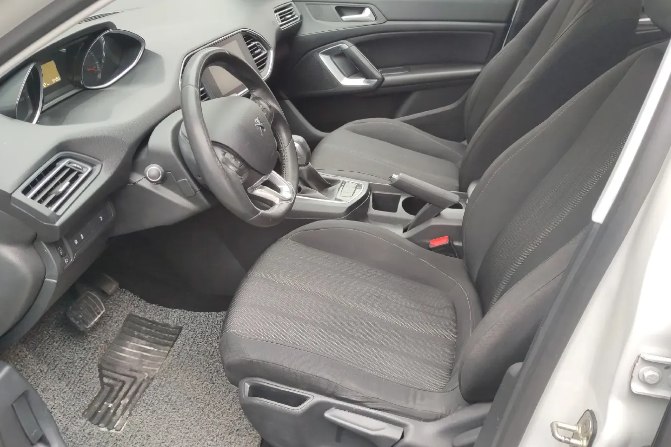 2015 Peugeot 308S 1.2T 136HP L3 6AT,autocango,china used car exporter,china ev exporter,chinese used car exporter,chinese used ev exporter