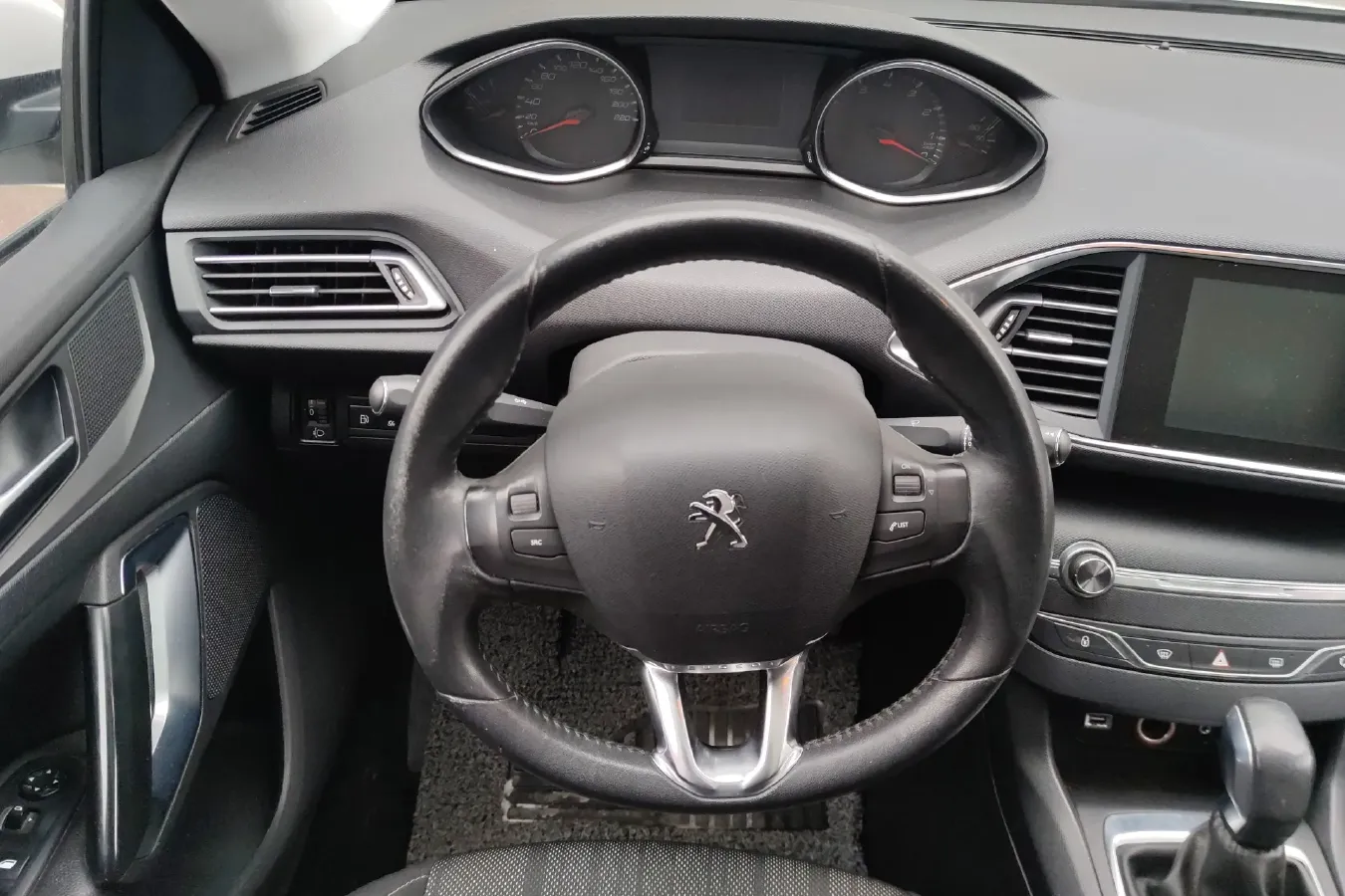 2015 Peugeot 308S 1.2T 136HP L3 6AT,autocango,china used car exporter,china ev exporter,chinese used car exporter,chinese used ev exporter