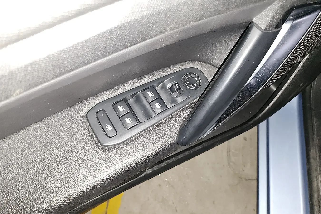 2015 Peugeot 308S 1.6T 167HP L4 6AT,autocango,china used car exporter,china ev exporter,chinese used car exporter,chinese used ev exporter