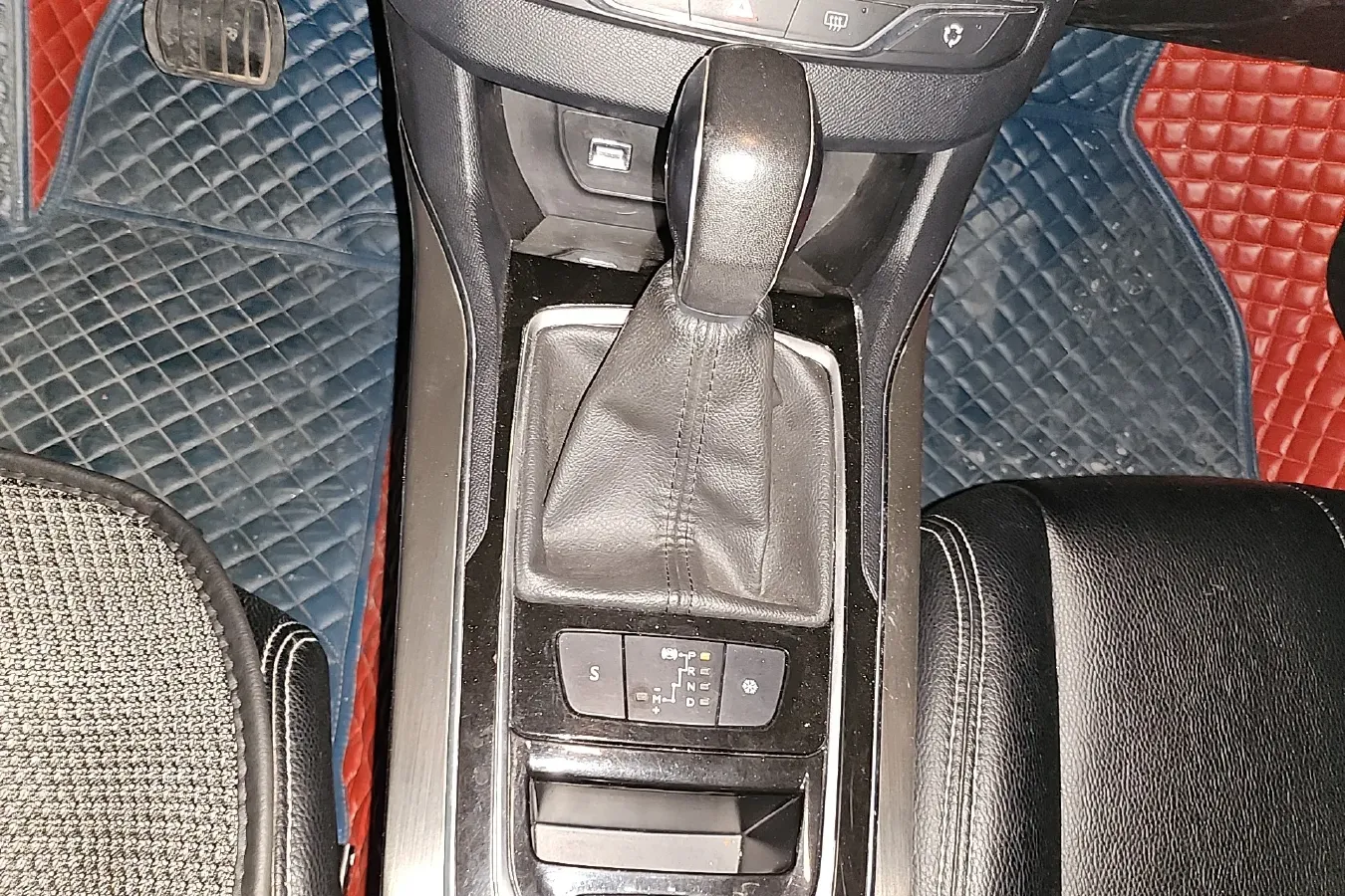 2015 Peugeot 308S 1.6T 167HP L4 6AT,autocango,china used car exporter,china ev exporter,chinese used car exporter,chinese used ev exporter