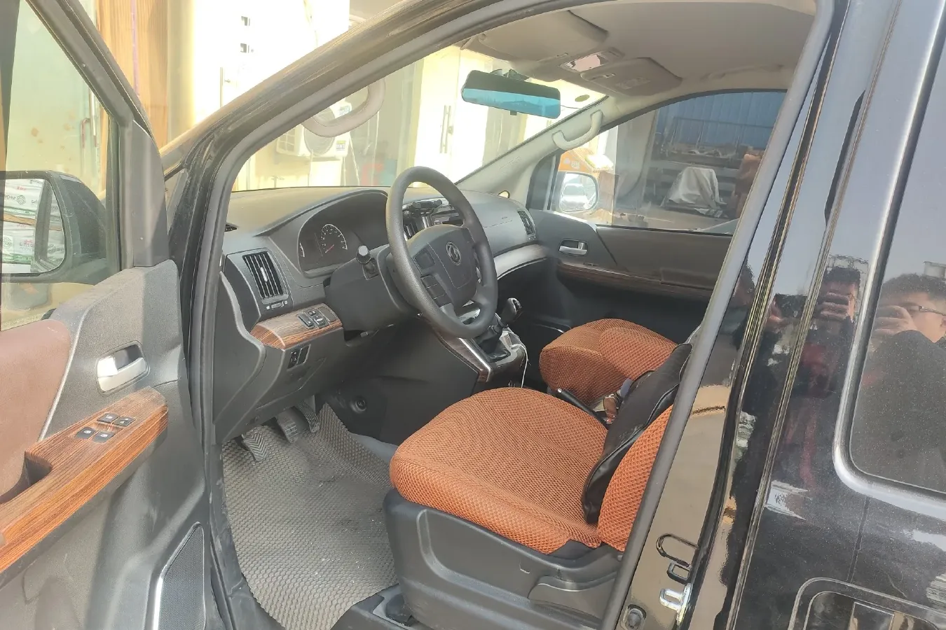 2021 DongFeng Forthing LingZhi Plus 2.0L 133HP L4 6MT,autocango,china used car exporter,china ev exporter,chinese used car exporter,chinese used ev exporter