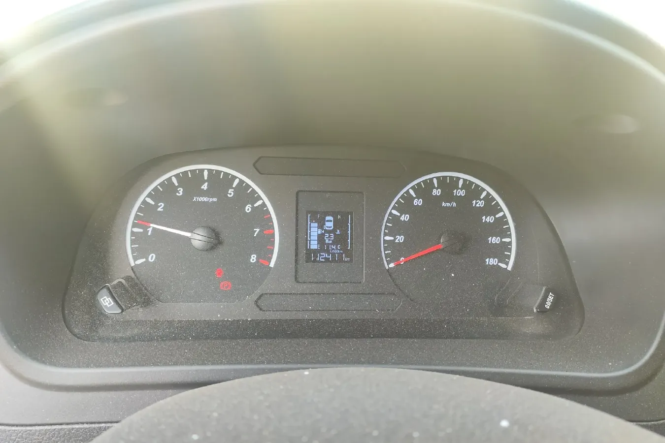 2021 DongFeng Forthing LingZhi Plus 2.0L 133HP L4 6MT,autocango,china used car exporter,china ev exporter,chinese used car exporter,chinese used ev exporter