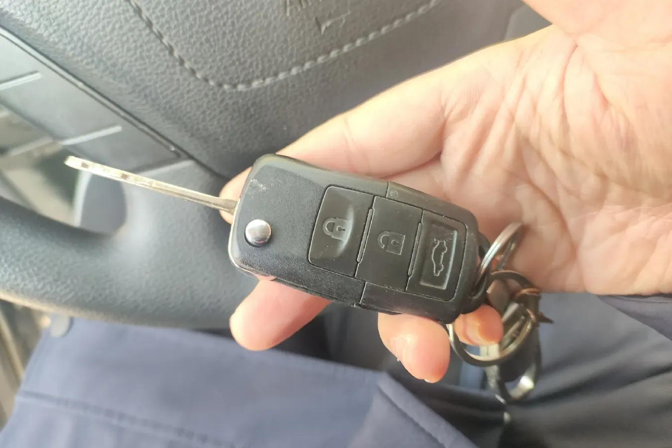 2021 DongFeng Forthing LingZhi Plus 2.0L 133HP L4 6MT,autocango,china used car exporter,china ev exporter,chinese used car exporter,chinese used ev exporter