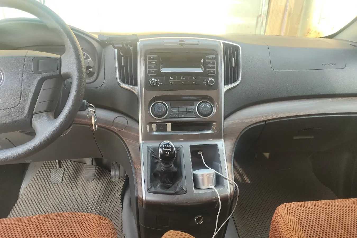 2021 DongFeng Forthing LingZhi Plus 2.0L 133HP L4 6MT,autocango,china used car exporter,china ev exporter,chinese used car exporter,chinese used ev exporter