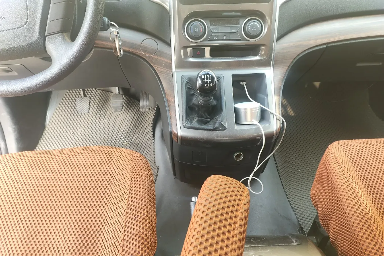 2021 DongFeng Forthing LingZhi Plus 2.0L 133HP L4 6MT,autocango,china used car exporter,china ev exporter,chinese used car exporter,chinese used ev exporter