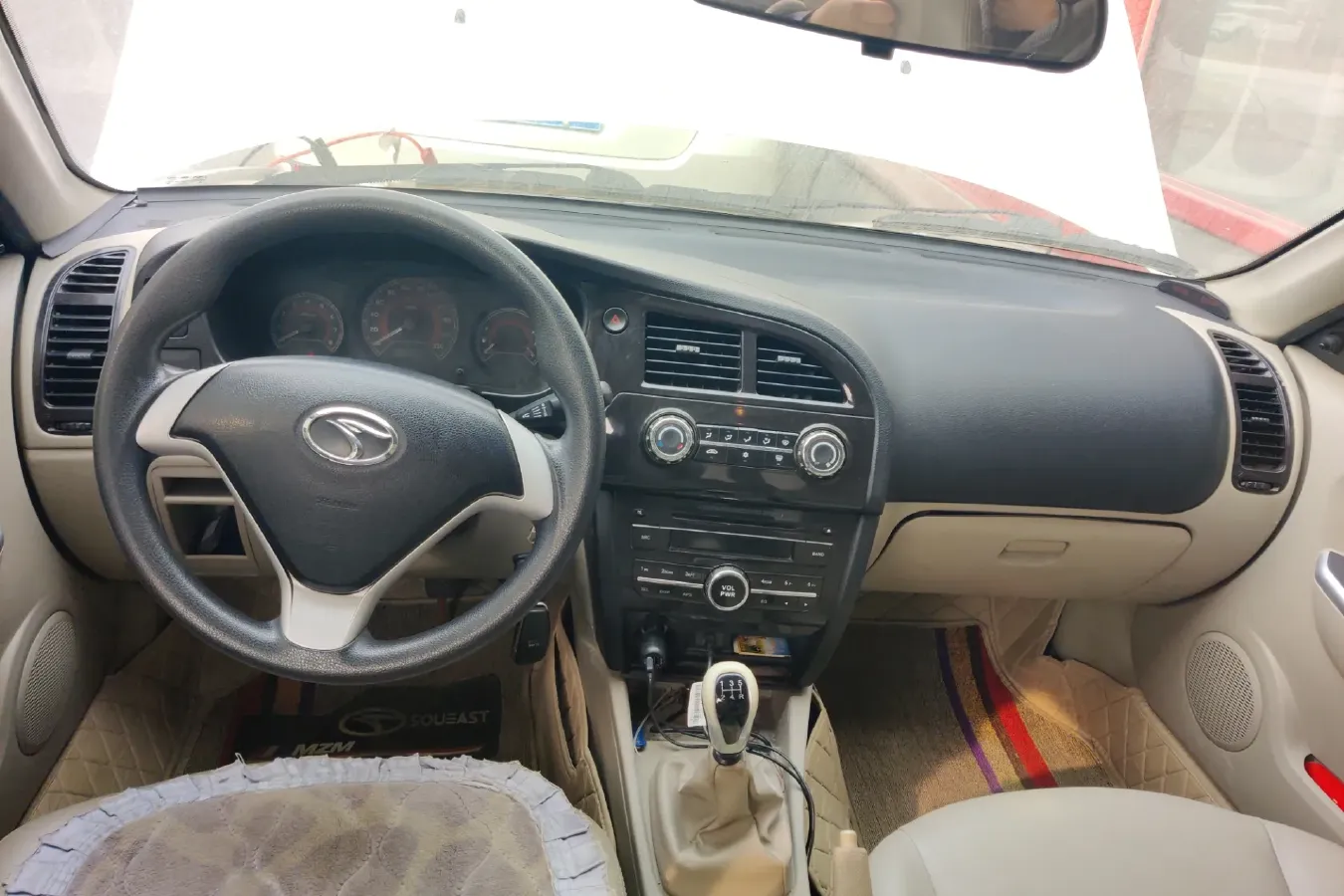 2014 Soueast V3 1.5L 120HP L4 5MT,autocango,china used car exporter,china ev exporter,chinese used car exporter,chinese used ev exporter