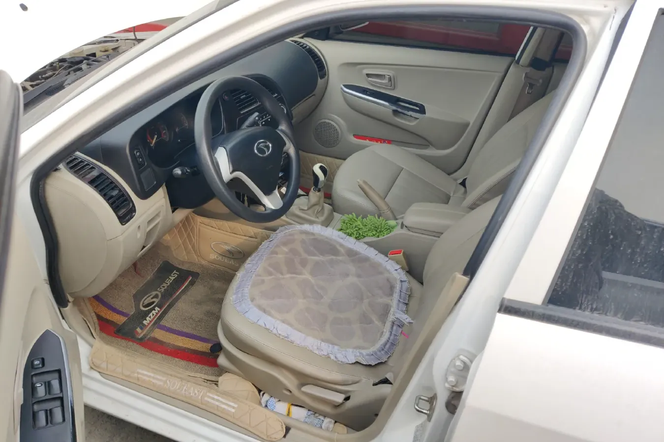 2014 Soueast V3 1.5L 120HP L4 5MT,autocango,china used car exporter,china ev exporter,chinese used car exporter,chinese used ev exporter