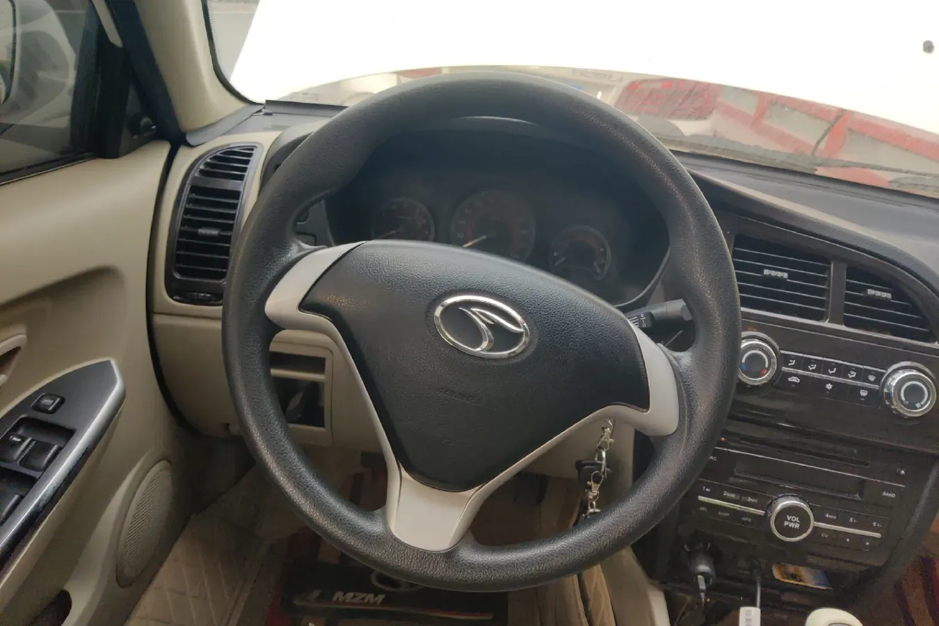 2014 Soueast V3 1.5L 120HP L4 5MT,autocango,china used car exporter,china ev exporter,chinese used car exporter,chinese used ev exporter