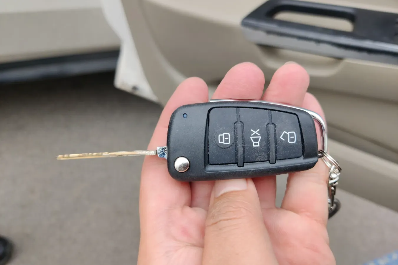 2014 Soueast V3 1.5L 120HP L4 5MT,autocango,china used car exporter,china ev exporter,chinese used car exporter,chinese used ev exporter