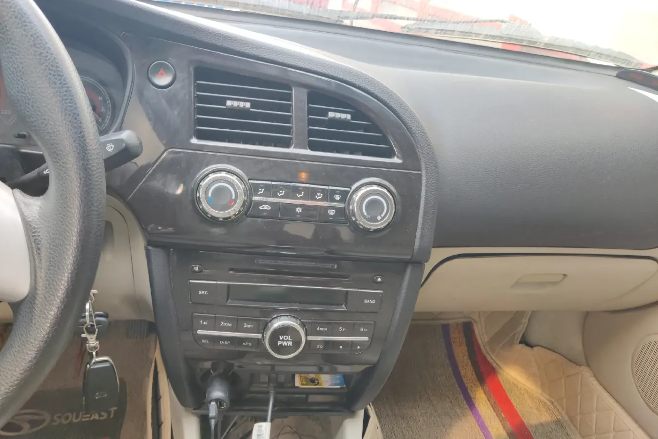 2014 Soueast V3 1.5L 120HP L4 5MT,autocango,china used car exporter,china ev exporter,chinese used car exporter,chinese used ev exporter