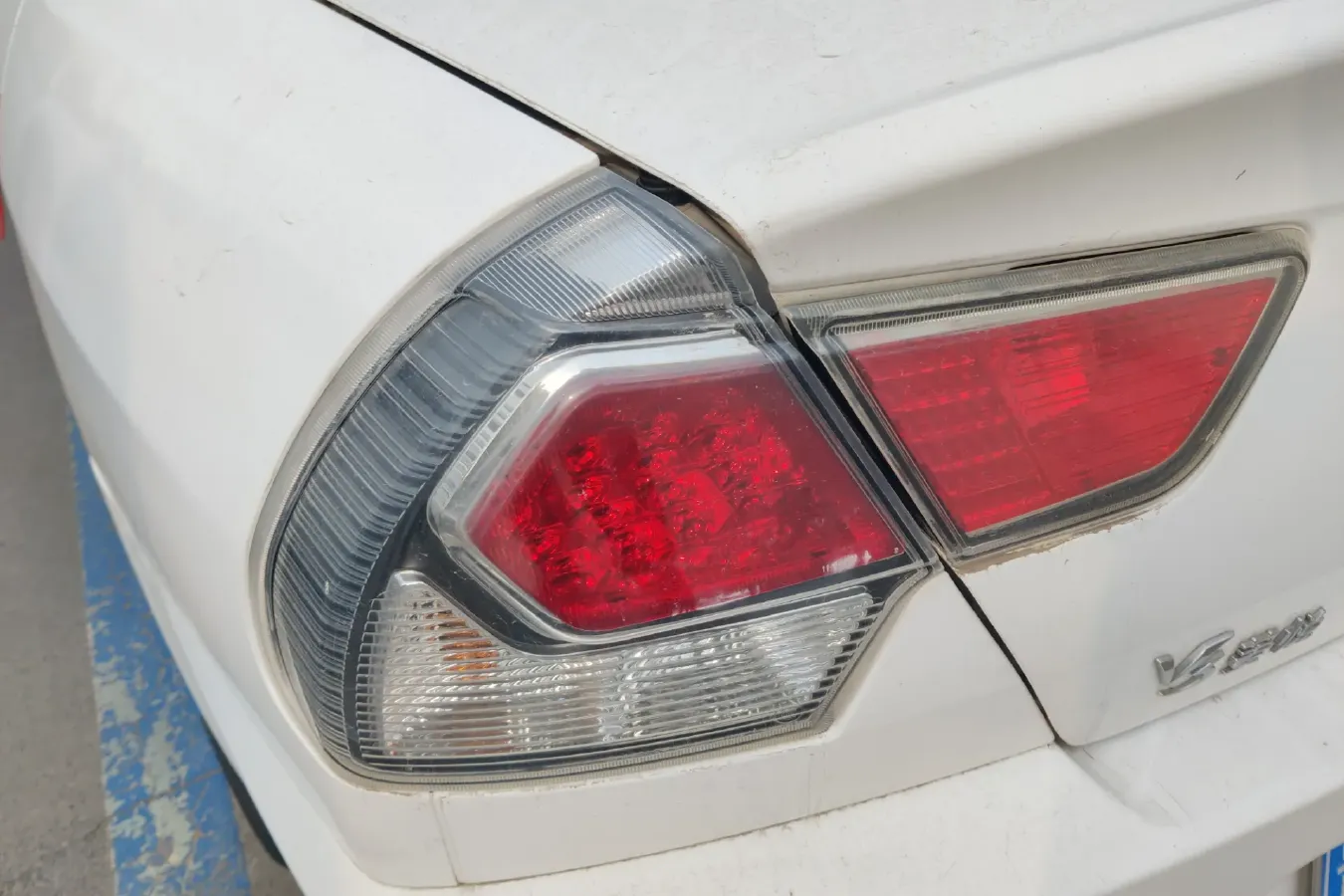 2014 Soueast V3 1.5L 120HP L4 5MT,autocango,china used car exporter,china ev exporter,chinese used car exporter,chinese used ev exporter