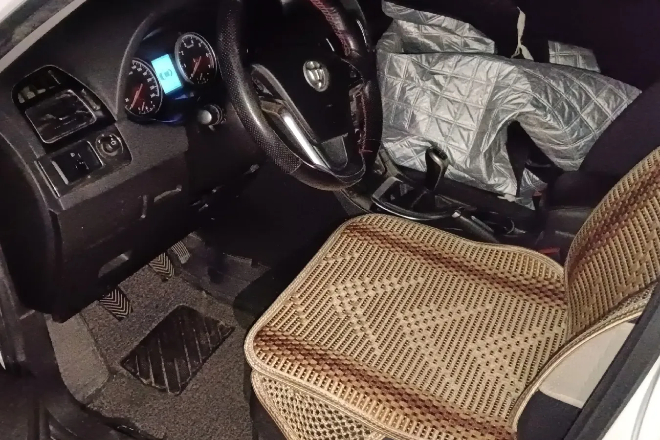 2012 Brilliance Auto V5 1.5T 136HP L4 5MT,autocango,china used car exporter,china ev exporter,chinese used car exporter,chinese used ev exporter