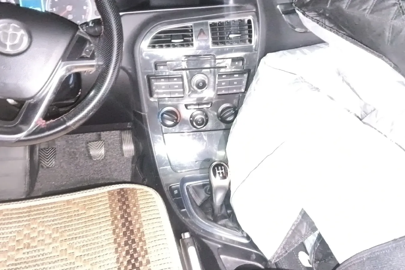 2012 Brilliance Auto V5 1.5T 136HP L4 5MT,autocango,china used car exporter,china ev exporter,chinese used car exporter,chinese used ev exporter