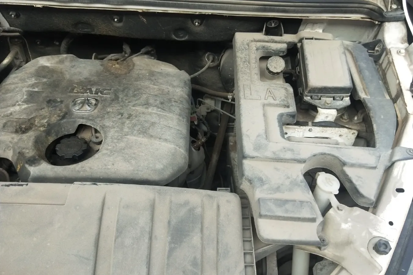 2014 BAIC WeiWang M20 1.5L 102HP L4 5MT,autocango,china used car exporter,china ev exporter,chinese used car exporter,chinese used ev exporter