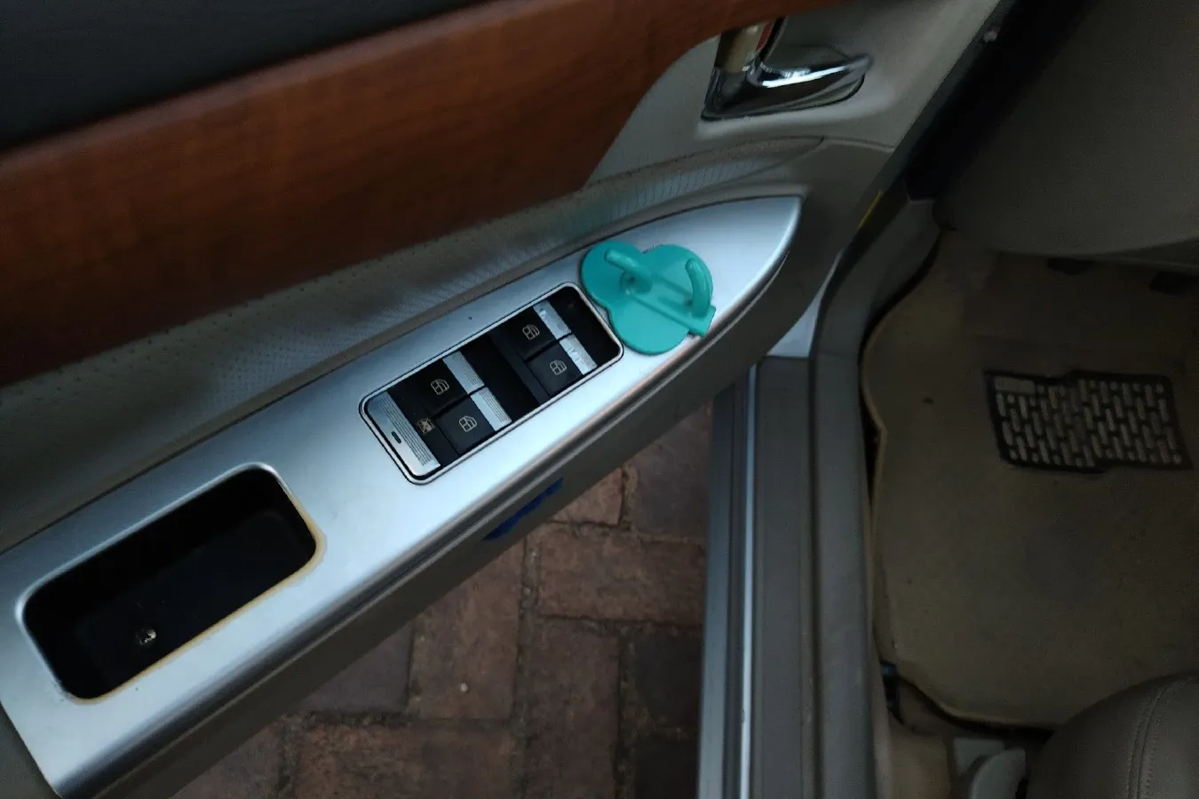 2010 LiFan 620 1.5L 94HP L4 5MT,autocango,china used car exporter,china ev exporter,chinese used car exporter,chinese used ev exporter