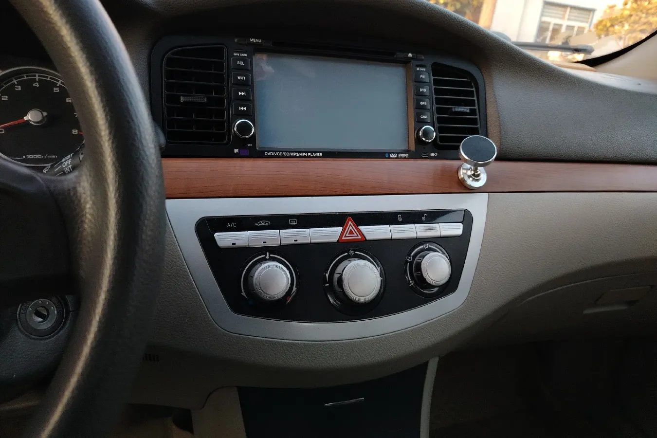 2010 LiFan 620 1.5L 94HP L4 5MT,autocango,china used car exporter,china ev exporter,chinese used car exporter,chinese used ev exporter