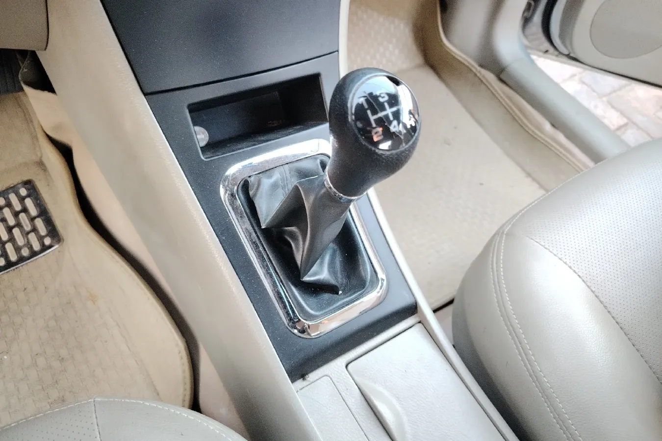 2010 LiFan 620 1.5L 94HP L4 5MT,autocango,china used car exporter,china ev exporter,chinese used car exporter,chinese used ev exporter