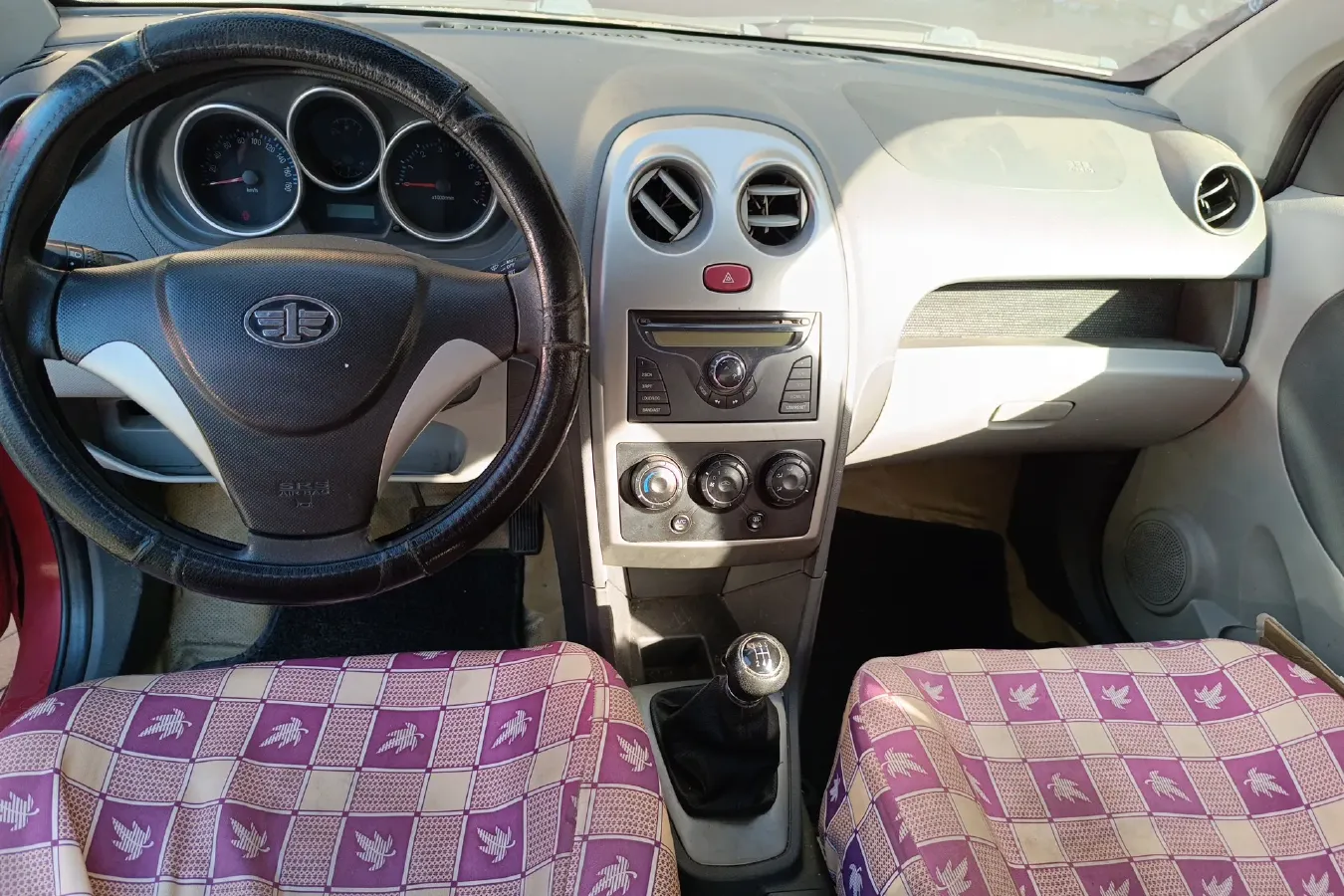 2010 FAW Vita V2 1.3L 91HP L4 5MT,autocango,china used car exporter,china ev exporter,chinese used car exporter,chinese used ev exporter